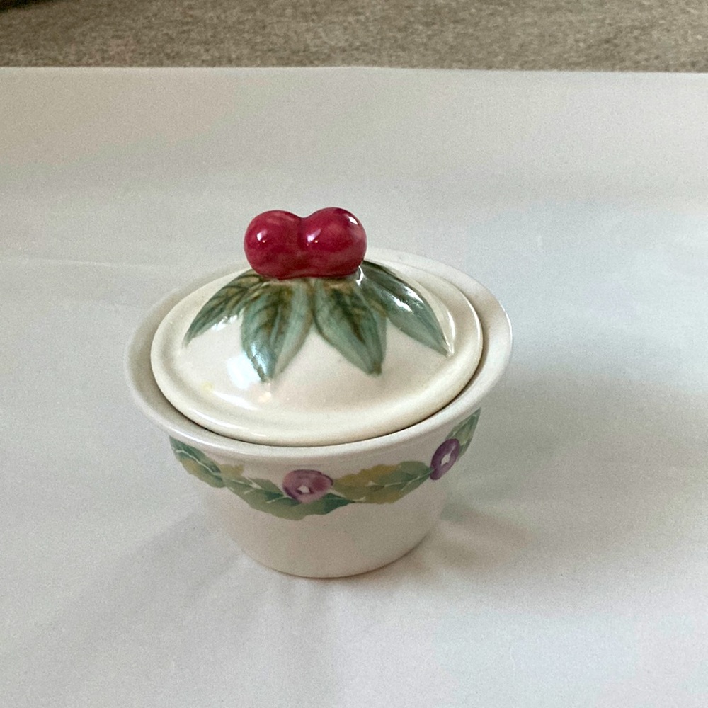 Pfaltzgraff Jamberry Sugar Bowl